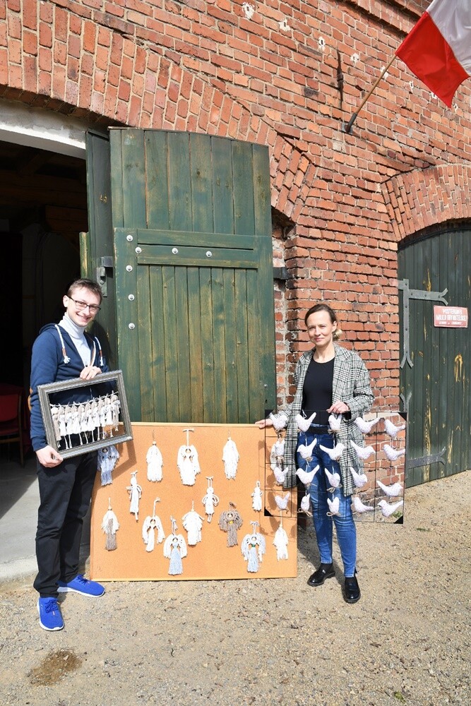 29 kwietnia Muzeum Historii Polski Ludowej po raz 13. otworzyło dla zwiedzających swe podwoje. W nowo wyremontowanym budynku obory powstała sala wystawiennicza, a w niej "Galeria Malarstwa Socrealistycznego". 

fot. Jacek Knapik