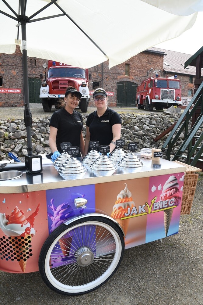 29 kwietnia Muzeum Historii Polski Ludowej po raz 13. otworzyło dla zwiedzających swe podwoje. W nowo wyremontowanym budynku obory powstała sala wystawiennicza, a w niej "Galeria Malarstwa Socrealistycznego". 

fot. Jacek Knapik