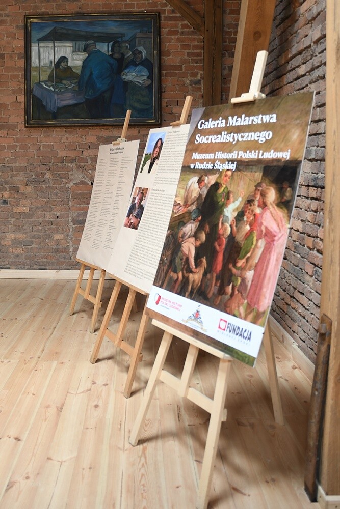 29 kwietnia Muzeum Historii Polski Ludowej po raz 13. otworzyło dla zwiedzających swe podwoje. W nowo wyremontowanym budynku obory powstała sala wystawiennicza, a w niej "Galeria Malarstwa Socrealistycznego". 

fot. Jacek Knapik