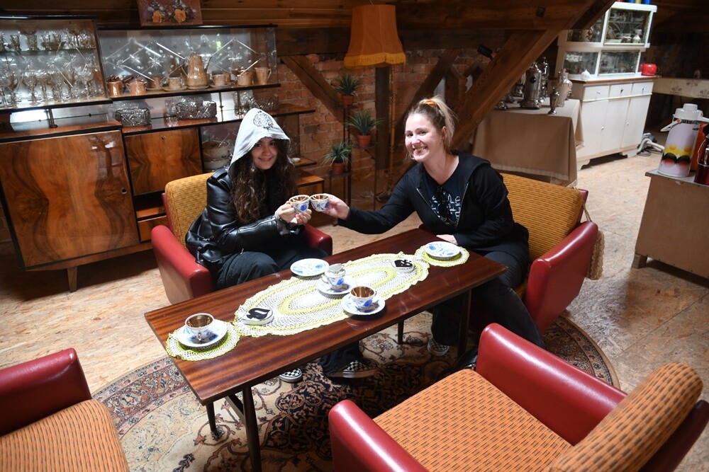 29 kwietnia Muzeum Historii Polski Ludowej po raz 13. otworzyło dla zwiedzających swe podwoje. W nowo wyremontowanym budynku obory powstała sala wystawiennicza, a w niej "Galeria Malarstwa Socrealistycznego". 

fot. Jacek Knapik