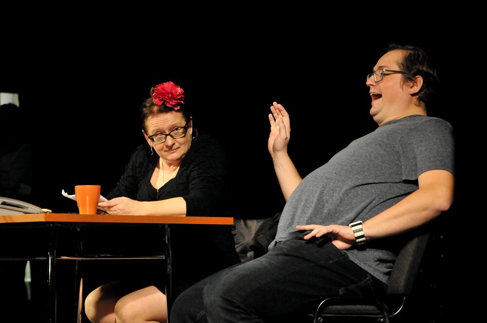 Na deskach sceny bielszowickiego Domu Kultury wystąpili wczoraj rudzcy urzędnicy, którzy w ramach charytatywnego występu przygotowali niesamowity, pełen humoru i autoironii program kabaretowy - w ten sposób wsparli zbiórkę pieniędzy na leczenie chorego na glejaka Kacperka Grajdka.
