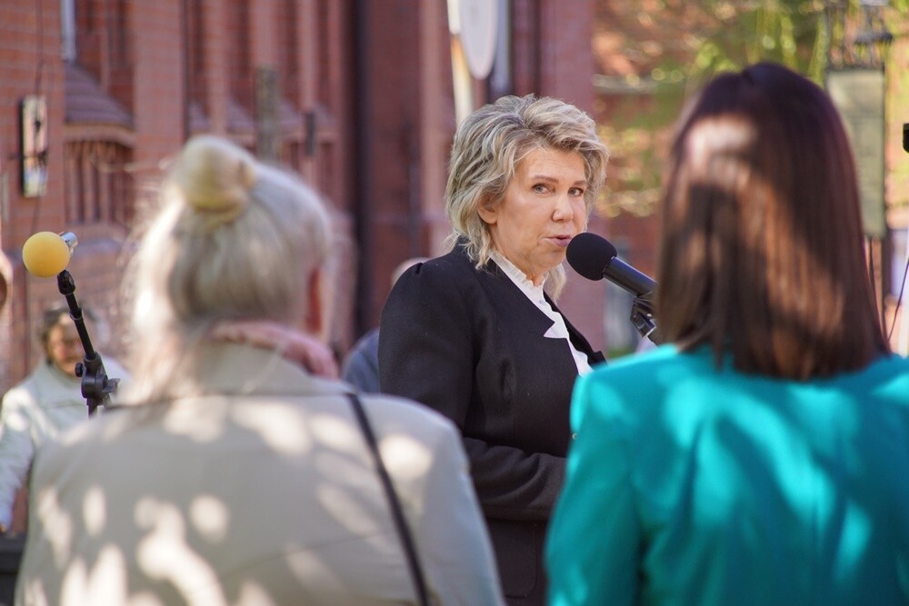 Dzisiaj w Orzegowie odbyła się uroczystość upamiętniająca Powstańców Śląskich pochodzących z tej dzielnicy. Złożone zostały wieńce przy herbie Rzeczypospolitej Polskiej oraz odbył się apel poległych oddający hołd Powstańcom Śląskim wraz z odczytaniem nazwisk osób, które zginęły w Powstaniach Śląskich.