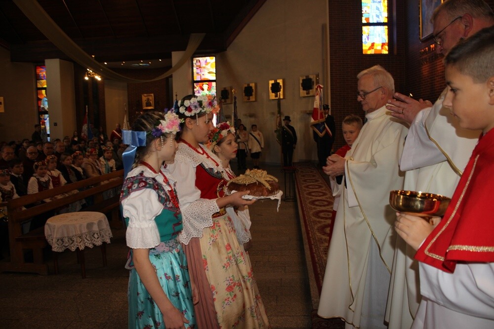 Uroczystości związane z obchodami 104. rocznicy odzyskania niepodległości odbywały się w całej Polsce. Nie zabrakło ich także w Rudzie Śląskiej. 

fot. UM Ruda Śląska