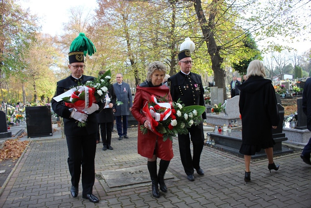 Uroczystości związane z obchodami 104. rocznicy odzyskania niepodległości odbywały się w całej Polsce. Nie zabrakło ich także w Rudzie Śląskiej. 

fot. UM Ruda Śląska