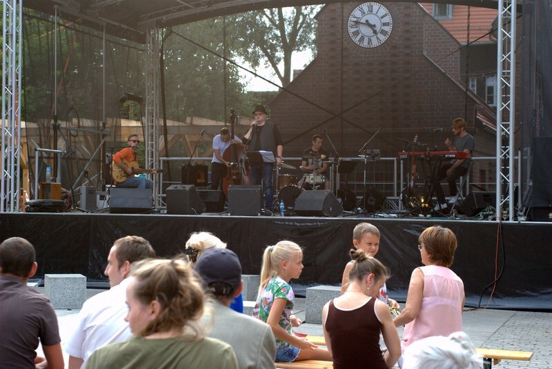 I Powstanie Śląskie wybuchło w nocy z 16 na 17 sierpnia 1919 roku i trwało do 24 sierpnia tego roku. Sto lat później, 17 sierpnia 2019 roku w Rudzie Śląskiej – Orzegowie zorganizowano uroczyste obchody, podczas których oddano cześć powstańcom.
Był piknik patriotyczny, zorganizowano grę miejską, a o godz. 18.00 w kościele pw. św. Michała Archanioła odbyła się uroczysta msza święta, a po niej miał miejsce apel pod pomnikiem Obrońców Ojczyzny przy ul. Hlonda. Nie zapomniano też o najmłodszych, dla których przygotowano animacje oraz warsztaty, które poprowadzili pracownicy Muzeum Miejskiego im. Maksymiliana Chroboka.