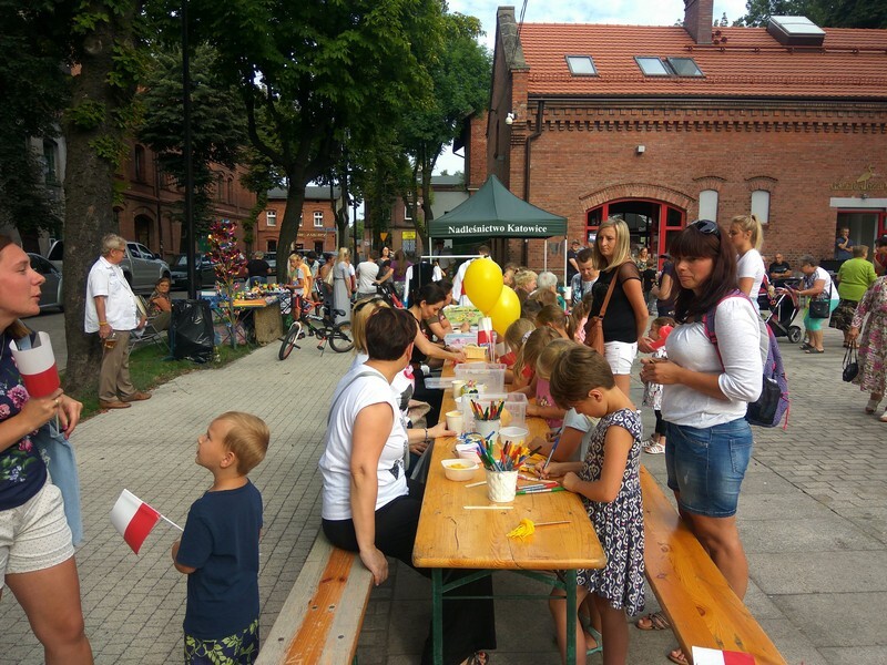 I Powstanie Śląskie wybuchło w nocy z 16 na 17 sierpnia 1919 roku i trwało do 24 sierpnia tego roku. Sto lat później, 17 sierpnia 2019 roku w Rudzie Śląskiej – Orzegowie zorganizowano uroczyste obchody, podczas których oddano cześć powstańcom.
Był piknik patriotyczny, zorganizowano grę miejską, a o godz. 18.00 w kościele pw. św. Michała Archanioła odbyła się uroczysta msza święta, a po niej miał miejsce apel pod pomnikiem Obrońców Ojczyzny przy ul. Hlonda. Nie zapomniano też o najmłodszych, dla których przygotowano animacje oraz warsztaty, które poprowadzili pracownicy Muzeum Miejskiego im. Maksymiliana Chroboka.