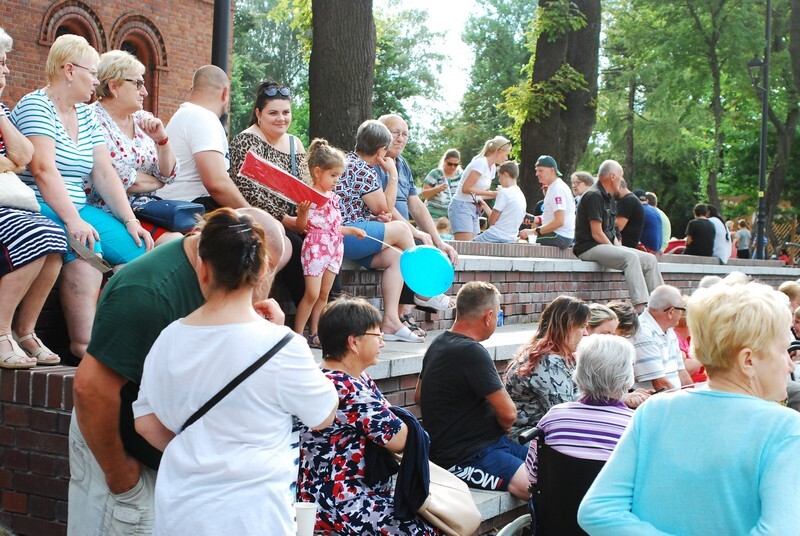 I Powstanie Śląskie wybuchło w nocy z 16 na 17 sierpnia 1919 roku i trwało do 24 sierpnia tego roku. Sto lat później, 17 sierpnia 2019 roku w Rudzie Śląskiej – Orzegowie zorganizowano uroczyste obchody, podczas których oddano cześć powstańcom.
Był piknik patriotyczny, zorganizowano grę miejską, a o godz. 18.00 w kościele pw. św. Michała Archanioła odbyła się uroczysta msza święta, a po niej miał miejsce apel pod pomnikiem Obrońców Ojczyzny przy ul. Hlonda. Nie zapomniano też o najmłodszych, dla których przygotowano animacje oraz warsztaty, które poprowadzili pracownicy Muzeum Miejskiego im. Maksymiliana Chroboka.