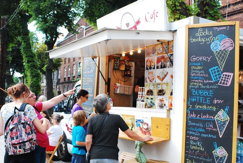 I Powstanie Śląskie wybuchło w nocy z 16 na 17 sierpnia 1919 roku i trwało do 24 sierpnia tego roku. Sto lat później, 17 sierpnia 2019 roku w Rudzie Śląskiej – Orzegowie zorganizowano uroczyste obchody, podczas których oddano cześć powstańcom.
Był piknik patriotyczny, zorganizowano grę miejską, a o godz. 18.00 w kościele pw. św. Michała Archanioła odbyła się uroczysta msza święta, a po niej miał miejsce apel pod pomnikiem Obrońców Ojczyzny przy ul. Hlonda. Nie zapomniano też o najmłodszych, dla których przygotowano animacje oraz warsztaty, które poprowadzili pracownicy Muzeum Miejskiego im. Maksymiliana Chroboka.