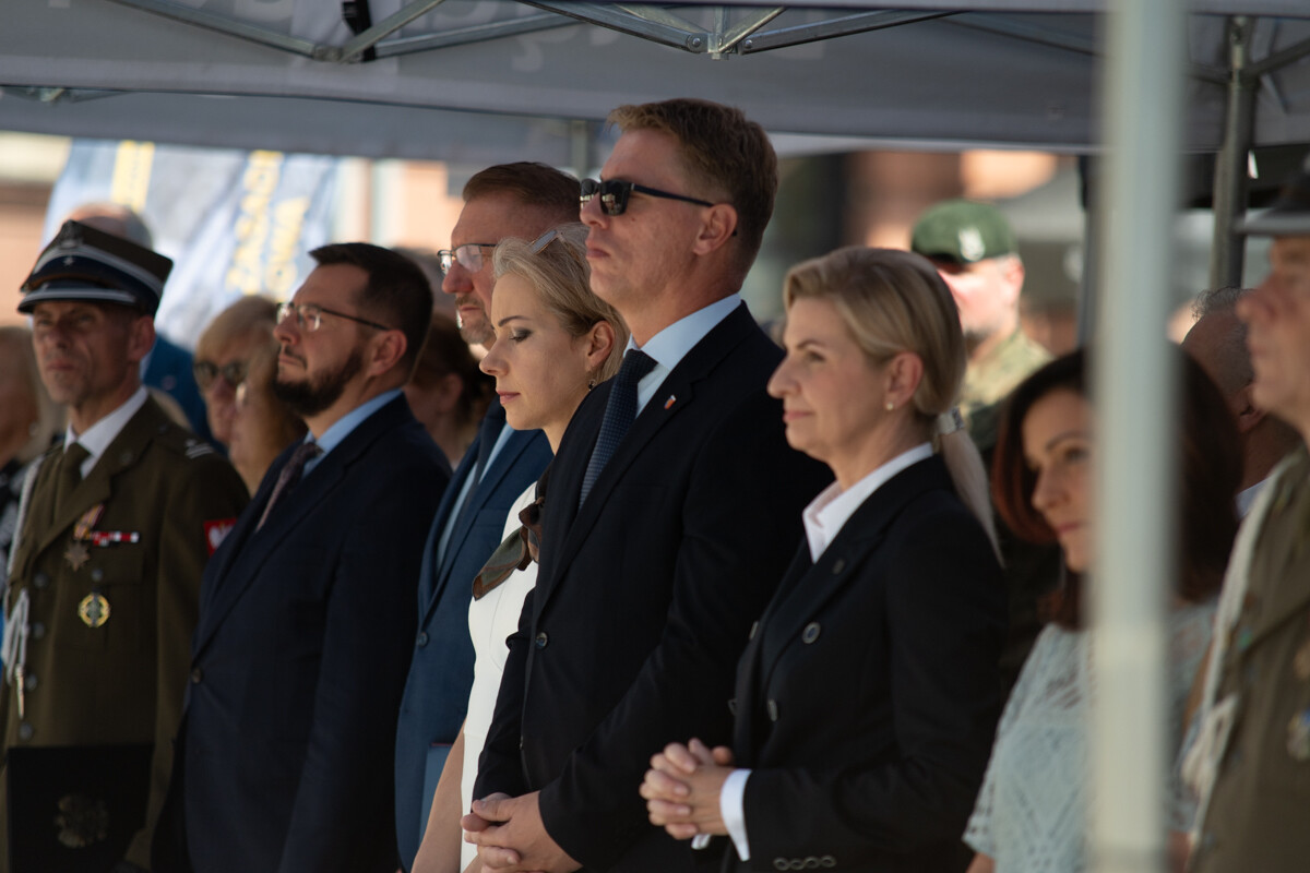 Plac Jana Pawła II w Rudzie Śląskiej był miejscem uroczystego apelu WCR Chorzów z okazji Święta Wojska Polskiego / fot. Marek Faber