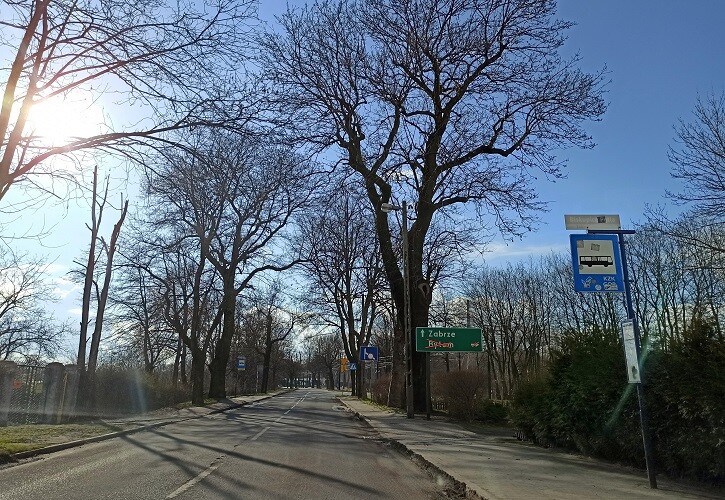 Od kilku dni w Rudzkiej Kuźnicy w Rudzie Śląskiej można zauważyć wzmożony ruch samochodów. Co jest tego powodem? Jak się okazuje, w Zabrzu rozpoczęto remont ulicy Bytomskiej w Zabrzu-Biskupicach. Finał inwestycji będzie miał miejsce dopiero w październiku. 