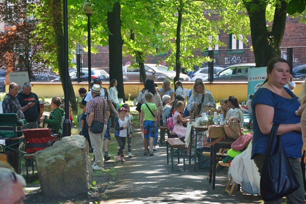 Trwa siódma edycja "Ogrodu Śniadaniowego" w  ogrodzie Miejskiego Centrum Kultury im. H. Bisty w Rudzie Śląskiej. Za nami trzecie spotkanie! 

fot. Jacek Knapik