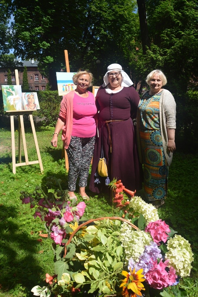 Trwa siódma edycja "Ogrodu Śniadaniowego" w  ogrodzie Miejskiego Centrum Kultury im. H. Bisty w Rudzie Śląskiej. Za nami trzecie spotkanie! 

fot. Jacek Knapik