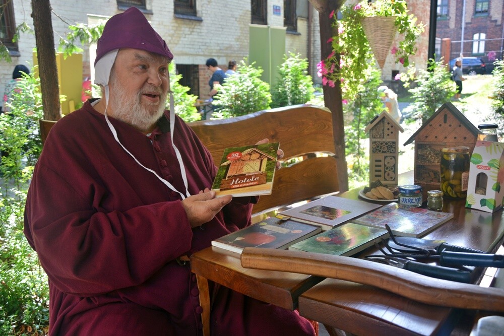 Trwa siódma edycja "Ogrodu Śniadaniowego" w  ogrodzie Miejskiego Centrum Kultury im. H. Bisty w Rudzie Śląskiej. Za nami trzecie spotkanie! 

fot. Jacek Knapik