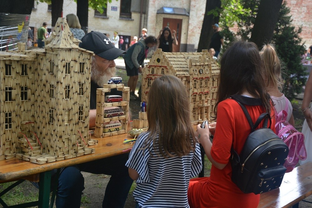 Trwa siódma edycja "Ogrodu Śniadaniowego" w  ogrodzie Miejskiego Centrum Kultury im. H. Bisty w Rudzie Śląskiej. Za nami trzecie spotkanie! 

fot. Jacek Knapik