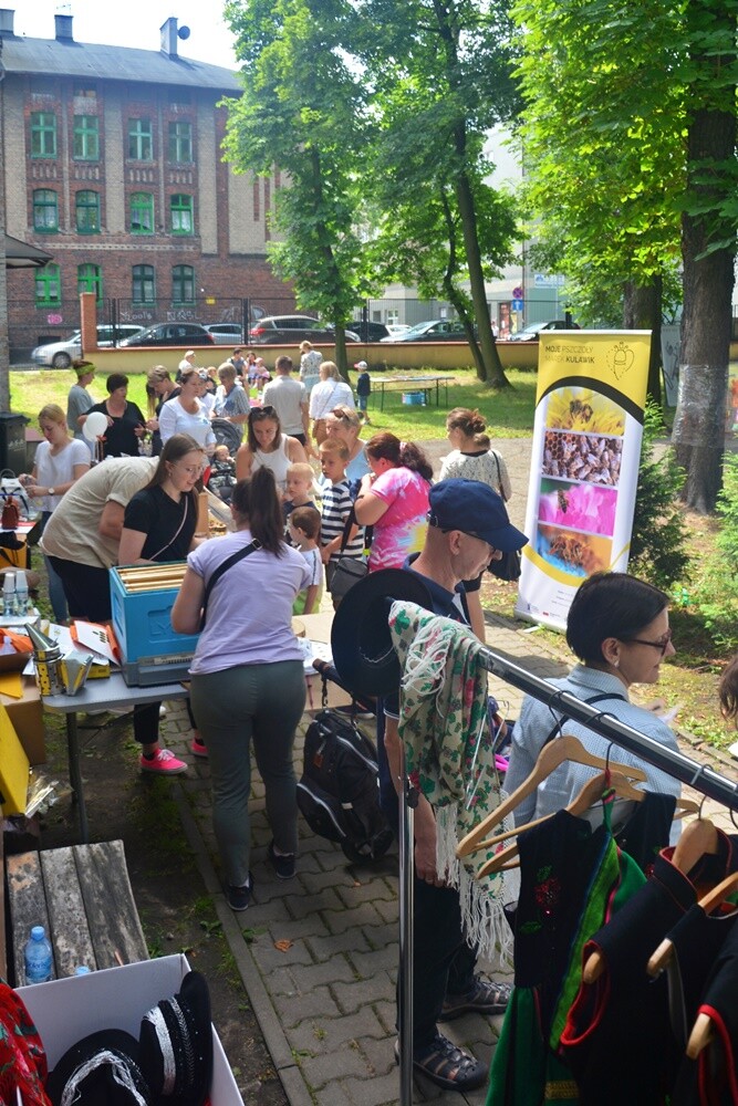 Trwa siódma edycja "Ogrodu Śniadaniowego" w  ogrodzie Miejskiego Centrum Kultury im. H. Bisty w Rudzie Śląskiej. Za nami trzecie spotkanie! 

fot. Jacek Knapik