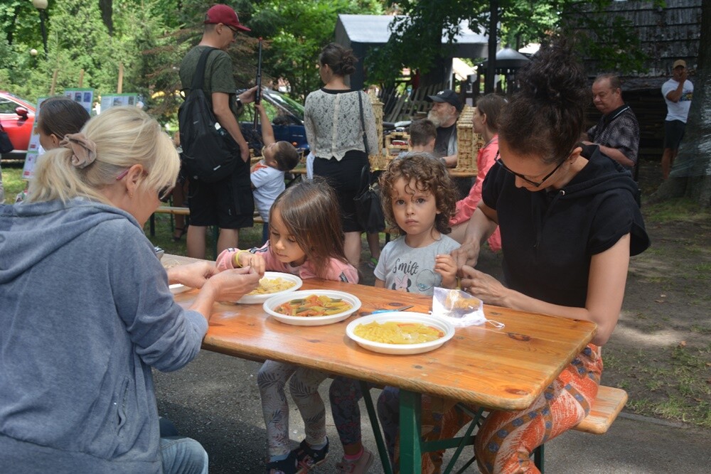 Trwa siódma edycja "Ogrodu Śniadaniowego" w  ogrodzie Miejskiego Centrum Kultury im. H. Bisty w Rudzie Śląskiej. Za nami trzecie spotkanie! 

fot. Jacek Knapik