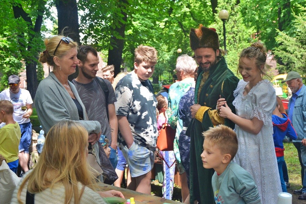 Trwa siódma edycja "Ogrodu Śniadaniowego" w  ogrodzie Miejskiego Centrum Kultury im. H. Bisty w Rudzie Śląskiej. Za nami trzecie spotkanie! 

fot. Jacek Knapik