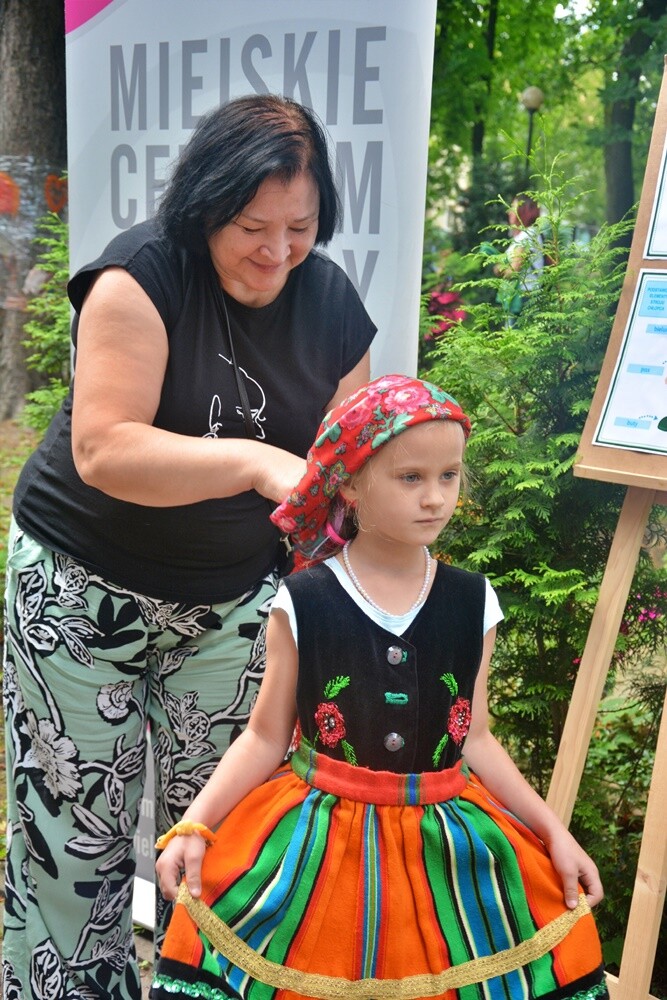 Trwa siódma edycja "Ogrodu Śniadaniowego" w  ogrodzie Miejskiego Centrum Kultury im. H. Bisty w Rudzie Śląskiej. Za nami trzecie spotkanie! 

fot. Jacek Knapik