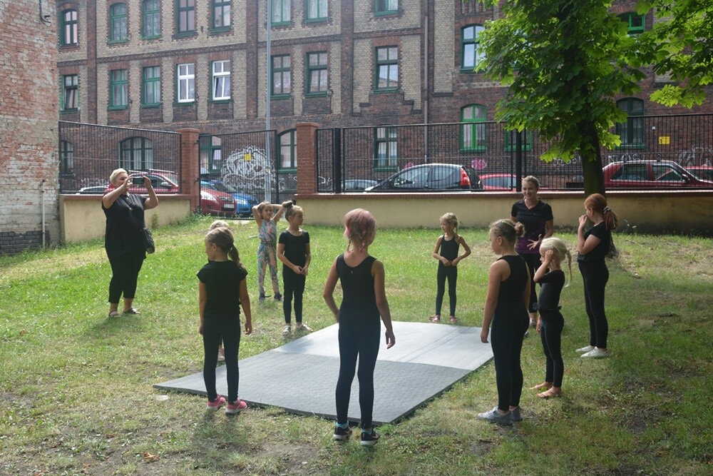 W ubiegłą sobotę, 30 lipca już po raz ostatni odbyło się spotkanie z cyklu "Ogrodu Śniadaniowego", które organizuje Miejskie Centrum Kultury im. H Bisty w Rudzie Śląskiej.

fot. Jacek Knapik