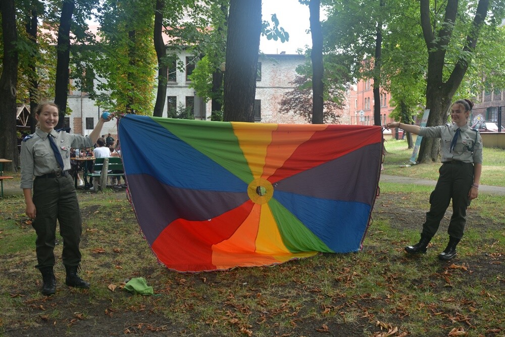 W ubiegłą sobotę, 30 lipca już po raz ostatni odbyło się spotkanie z cyklu "Ogrodu Śniadaniowego", które organizuje Miejskie Centrum Kultury im. H Bisty w Rudzie Śląskiej.

fot. Jacek Knapik