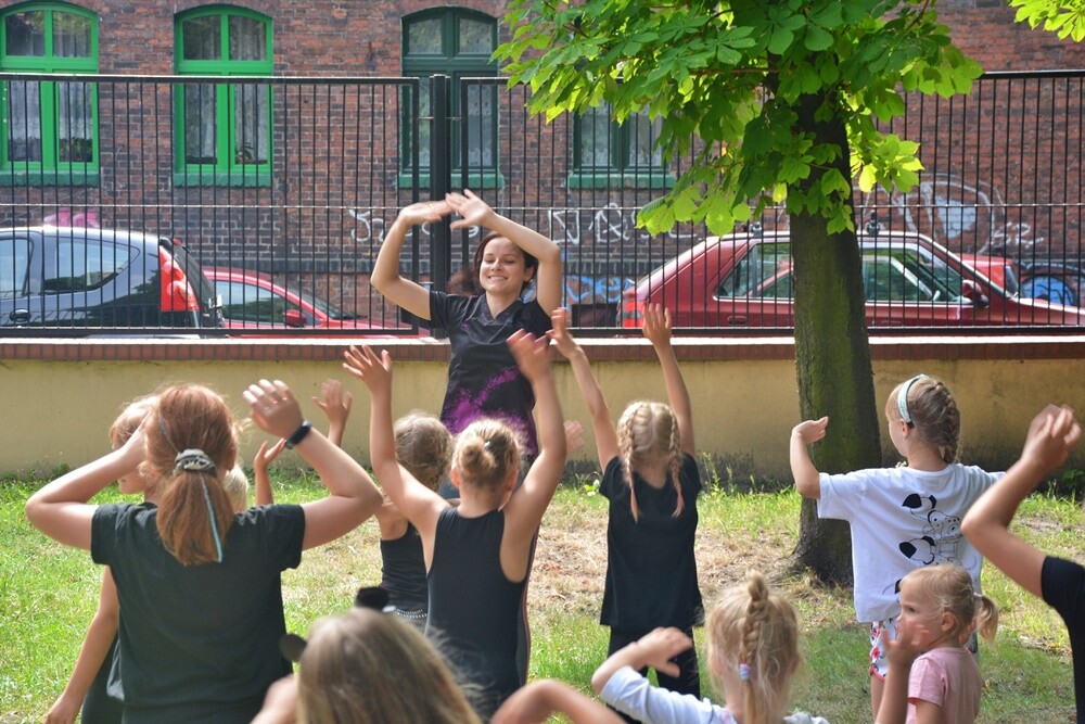 W ubiegłą sobotę, 30 lipca już po raz ostatni odbyło się spotkanie z cyklu "Ogrodu Śniadaniowego", które organizuje Miejskie Centrum Kultury im. H Bisty w Rudzie Śląskiej.

fot. Jacek Knapik