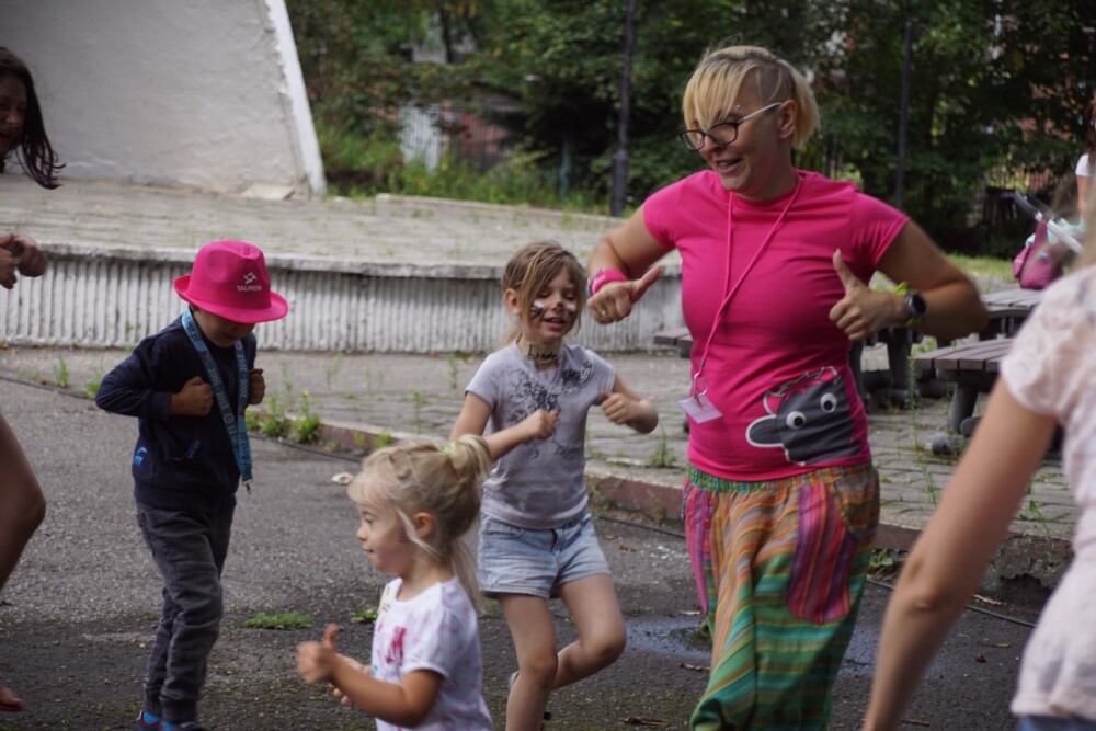 Dzisiaj w ogrodach Miejskiego Centrum Kultury im. Henryka Bisty odbyła się druga w tym roku impreza z cyklu „ogród śniadaniowy”. Na gości, tych najmłodszych i nie tylko, czekała cała masa atrakcji.