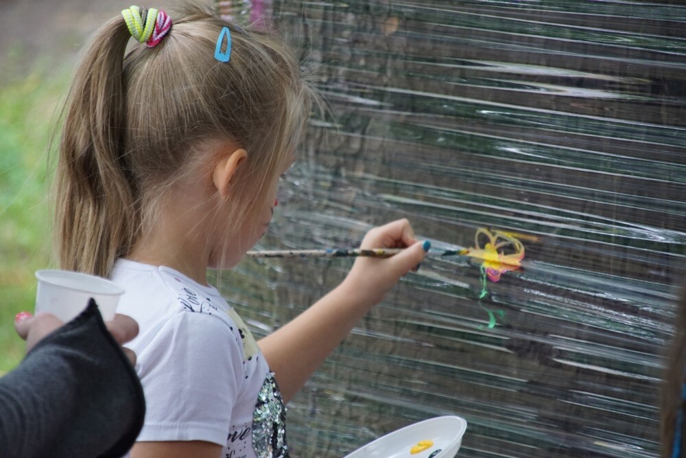 Dzisiaj w ogrodach Miejskiego Centrum Kultury im. Henryka Bisty odbyła się druga w tym roku impreza z cyklu „ogród śniadaniowy”. Na gości, tych najmłodszych i nie tylko, czekała cała masa atrakcji.