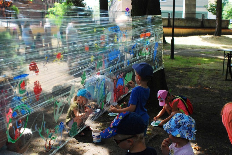 Piąta edycja „Ogrodu Śniadaniowego” wystartowała. Miejskie Centrum Kultury im. H. Bisty w Rudzie Śląskiej w wakacyjne soboty organizuje pięć spotkań w plenerze, podczas których nikt nie będzie narzekał na nudę, ponieważ przygotowano zajęcia zarówno dla tych najmłodszych, jak i nieco starszych. Pierwsze śniadanie w ogrodzie MCK odbyło się w sobotę, 29 czerwca. 