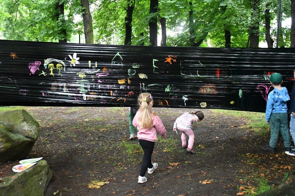 Śląski Teatr Impresaryjny, kontynuując tradycje Miejskiego Centrum Kultury im. Henryka Bisty, zaprosił rudzian do Ogrodu Śniadaniowego. Cieszące się popularnością wydarzenia będzie się odbywało w każdą lipcową sobotę. Zobaczcie naszą fotorelację z dzisiejszej imprezy!