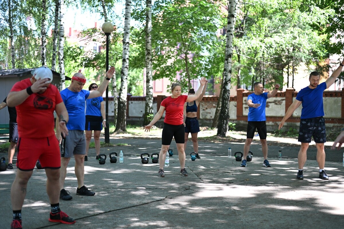 Ogród Śniadaniowy ŚTI rozpoczął jubileuszową edycję. Ruda Śląska znów bawi się w zielonym rytmie lata. / fot. Marek Faber