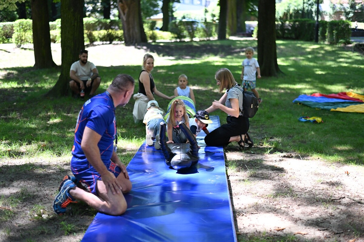 Ogród Śniadaniowy ŚTI rozpoczął jubileuszową edycję. Ruda Śląska znów bawi się w zielonym rytmie lata. / fot. Marek Faber