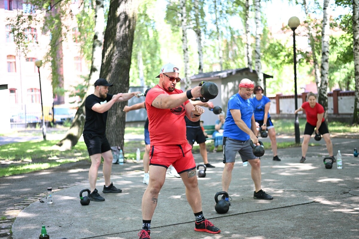 Ogród Śniadaniowy ŚTI rozpoczął jubileuszową edycję. Ruda Śląska znów bawi się w zielonym rytmie lata. / fot. Marek Faber