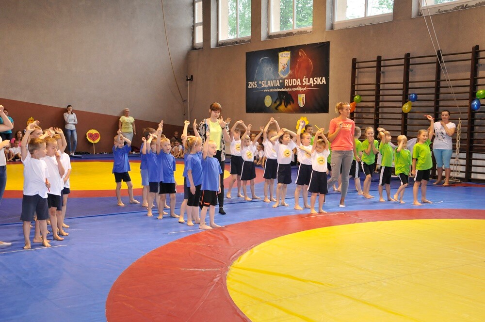 W czwartek odbyła się Olimpiada Sportowa dla przedszkolaków. Udział w wydarzeniu wzięło 8 przedszkoli z terenu Rudy Śląskiej. Olimpiada odbyła się na hali sportowej przy Burloch Arenie.