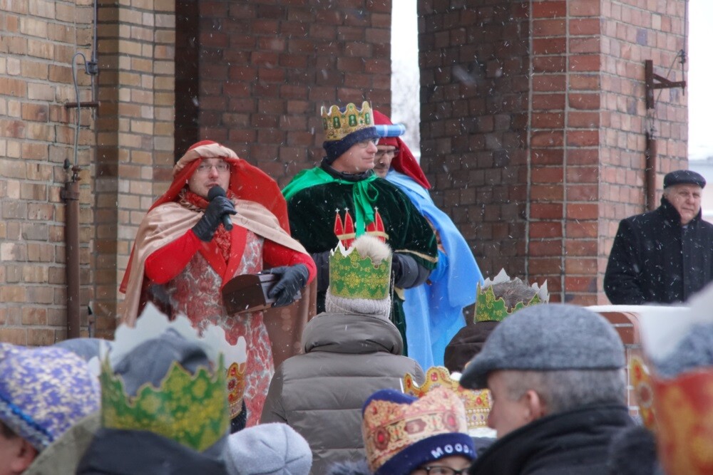 Barwny Orszak Trzech Króli przeszedł dzisiaj ulicami Rudy! W ten sposób mieszkańcy miasta obchodzili święto Objawienia Pańskiego.