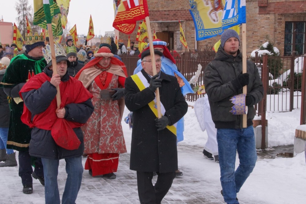 Barwny Orszak Trzech Króli przeszedł dzisiaj ulicami Rudy! W ten sposób mieszkańcy miasta obchodzili święto Objawienia Pańskiego.