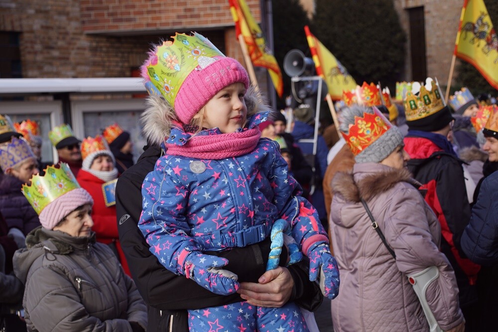 Barwny Orszak Trzech Króli przeszedł dzisiaj ulicami Rudy! W ten sposób mieszkańcy miasta obchodzili święto Objawienia Pańskiego.
