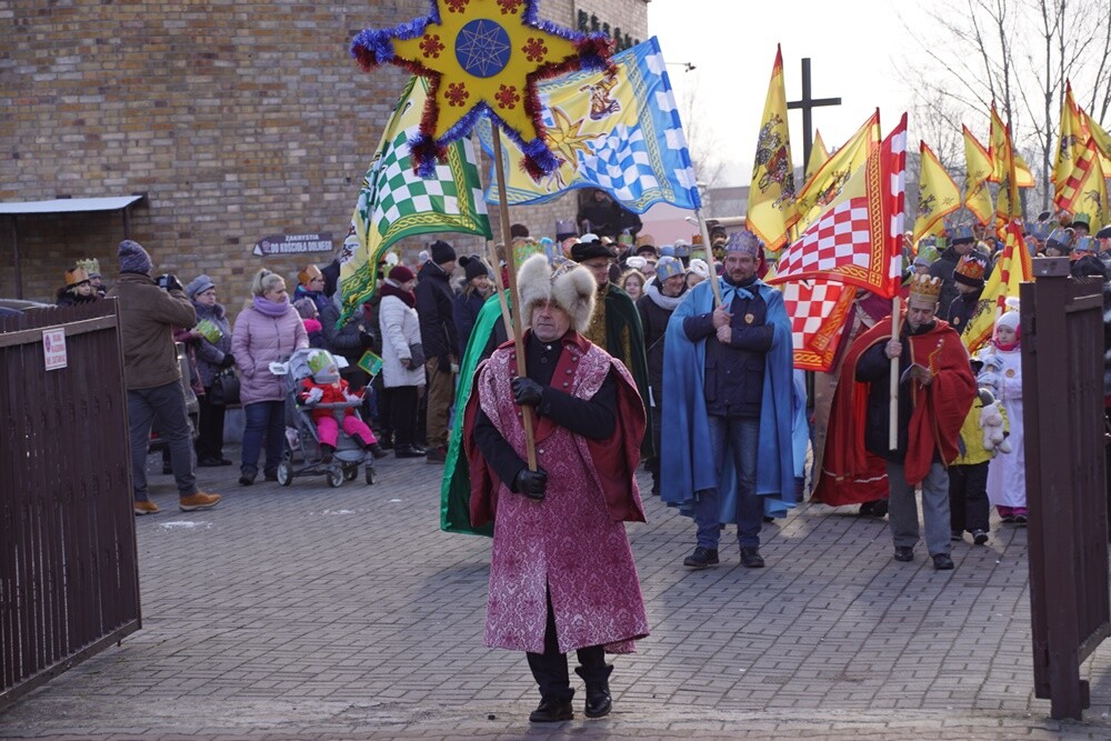 Barwny Orszak Trzech Króli przeszedł dzisiaj ulicami Rudy! W ten sposób mieszkańcy miasta obchodzili święto Objawienia Pańskiego.