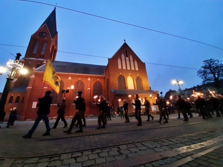 Przez Świętochłowice przeszedł Orszak Trzech Króli. W uroczystości wzięli udział przedstawiciele władz miasta, mieszkańcy i oczywiście Trzej Mędrcy, którzy nieśli ze sobą złoto, kadzidło i mirrę.