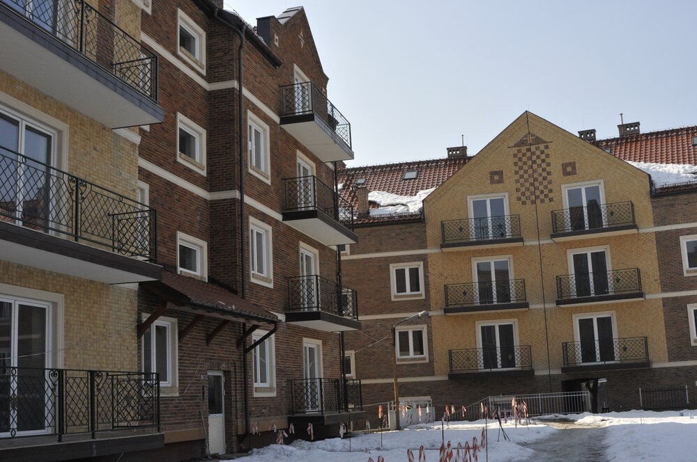 Choć długo kazało na siebie czekać, już jest - Osiedle "Platany" w Rudzie Śląskiej zachwyca połączeniem starego stylu z nowoczesnością. Jak teraz wygląda?