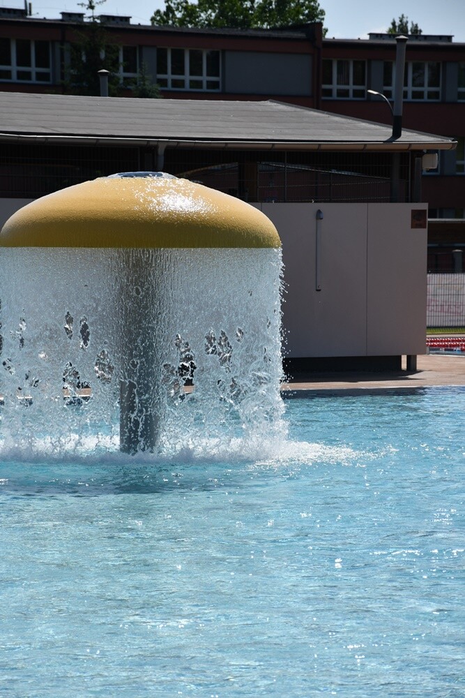 Lato zbliża się już dużymi krokami, a pogoda jest coraz lepsza. Mieszkańcy Rudy Śląskiej i okolic z niecierpliwością czekali na otwarcie letniego basenu w Nowym Bytomiu. Zobaczcie zdjęcia!

fot. Jacek Knapik