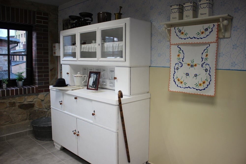 Wczoraj "Twórczym piątkiem na Ficinusie" została zainaugurowana działalność Biblioteki na zabytkowym osiedlu robotniczym przy ul. Kubiny 24. W budynku po modernizacji znajduje się wypożyczalnia centralna, wypożyczalnia dla dzieci, czytelnia czasopism, ekspozycja muzealna, punkt informacyjny oraz sala animacyjna.