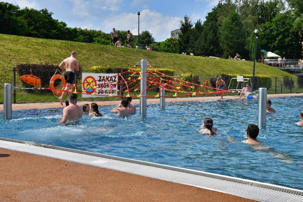 Basen letni w Rudzie Śląskiej oficjalnie otwarty! / fot. Jacek Knapik