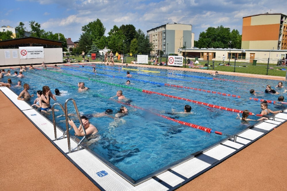 Basen letni w Rudzie Śląskiej oficjalnie otwarty! / fot. Jacek Knapik
