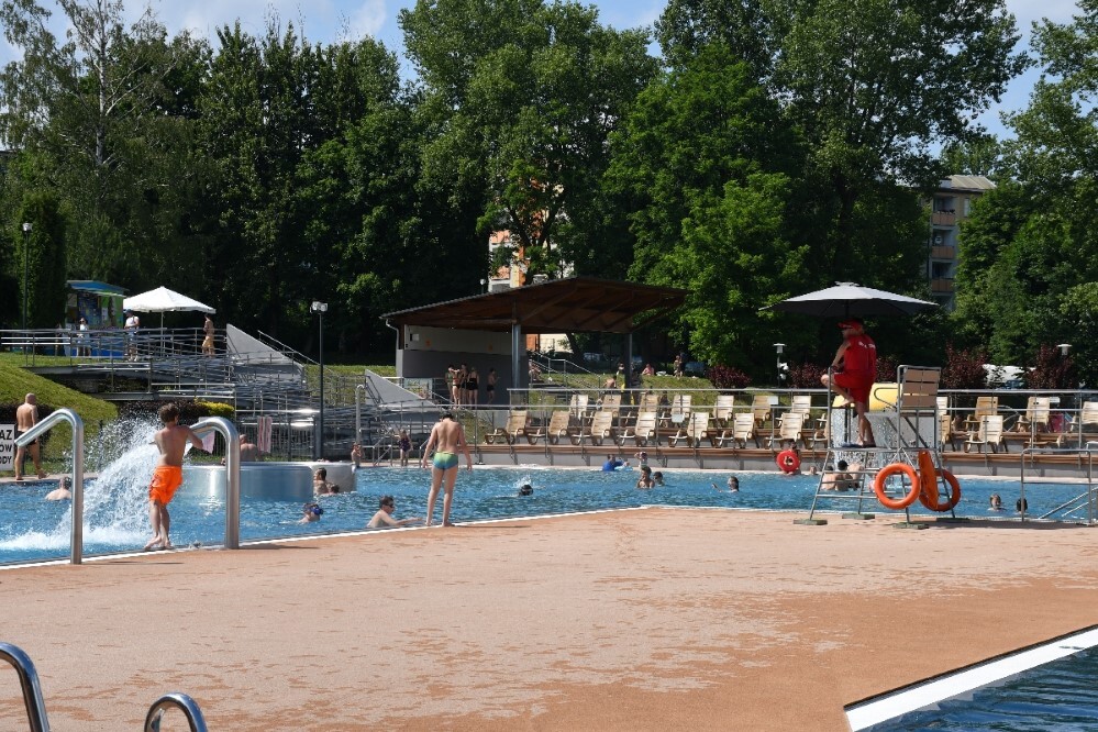 Basen letni w Rudzie Śląskiej oficjalnie otwarty! / fot. Jacek Knapik