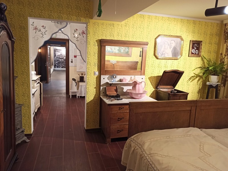 Muzeum Miejskie im. Maksymiliana Chroboka w Rudzie Śląskiej ponownie otwarte! Po modernizacji placówka ta zainaugurowała działalność w sobotę, 2 października. Remont rudzkiego muzeum dobiegł końca. Inwestycja pochłonęła 9 mln złotych. A efekty? Zobaczcie sami!