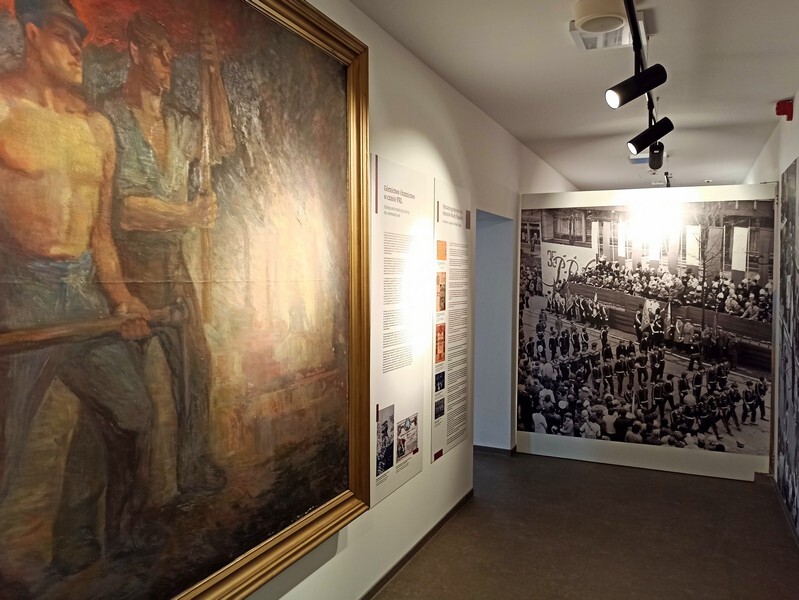 Muzeum Miejskie im. Maksymiliana Chroboka w Rudzie Śląskiej ponownie otwarte! Po modernizacji placówka ta zainaugurowała działalność w sobotę, 2 października. Remont rudzkiego muzeum dobiegł końca. Inwestycja pochłonęła 9 mln złotych. A efekty? Zobaczcie sami!