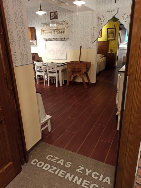 Muzeum Miejskie im. Maksymiliana Chroboka w Rudzie Śląskiej ponownie otwarte! Po modernizacji placówka ta zainaugurowała działalność w sobotę, 2 października. Remont rudzkiego muzeum dobiegł końca. Inwestycja pochłonęła 9 mln złotych. A efekty? Zobaczcie sami!