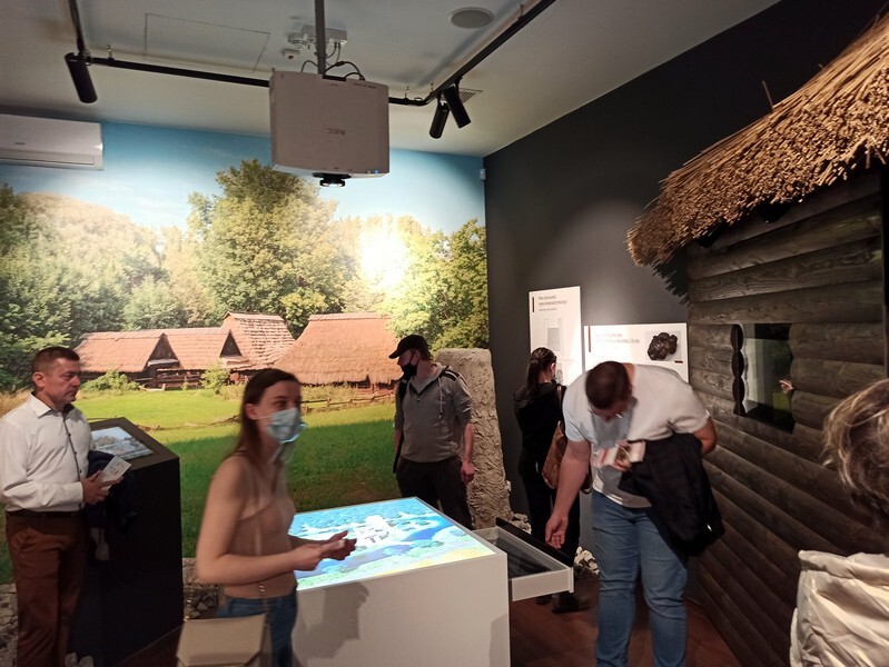 Muzeum Miejskie im. Maksymiliana Chroboka w Rudzie Śląskiej ponownie otwarte! Po modernizacji placówka ta zainaugurowała działalność w sobotę, 2 października. Remont rudzkiego muzeum dobiegł końca. Inwestycja pochłonęła 9 mln złotych. A efekty? Zobaczcie sami!