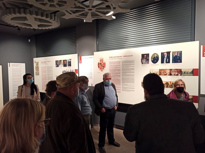 Muzeum Miejskie im. Maksymiliana Chroboka w Rudzie Śląskiej ponownie otwarte! Po modernizacji placówka ta zainaugurowała działalność w sobotę, 2 października. Remont rudzkiego muzeum dobiegł końca. Inwestycja pochłonęła 9 mln złotych. A efekty? Zobaczcie sami!