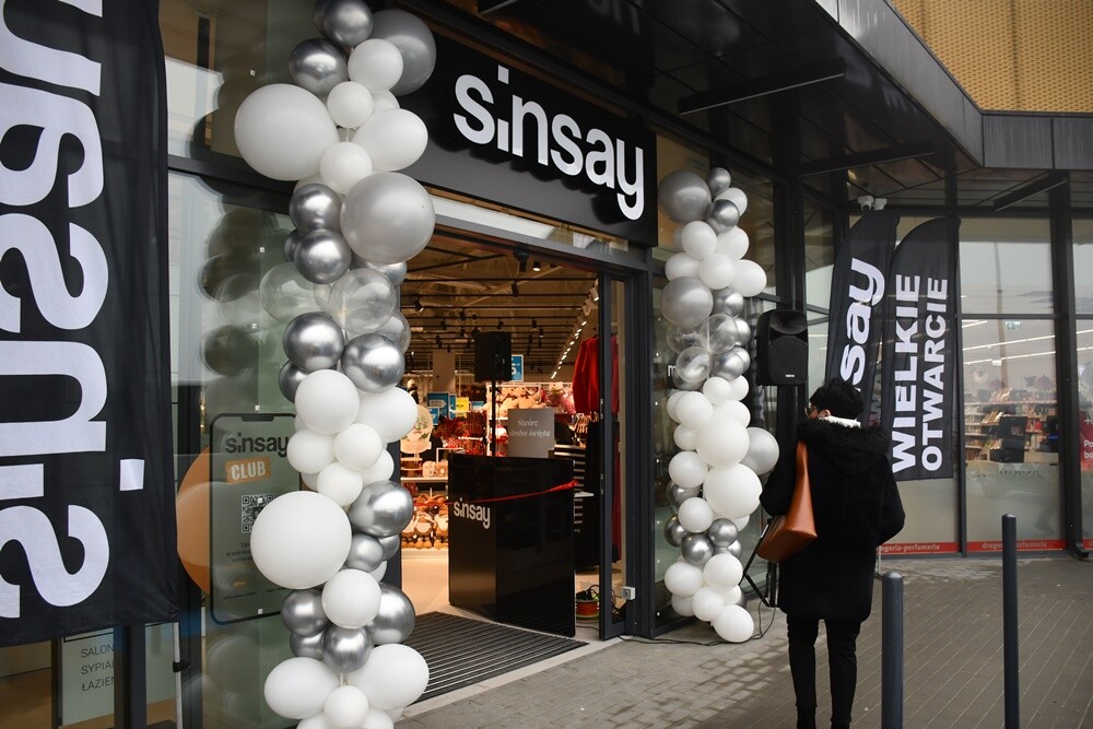 Otwarcie nowego parku handlowego w Czarnym Lesie.